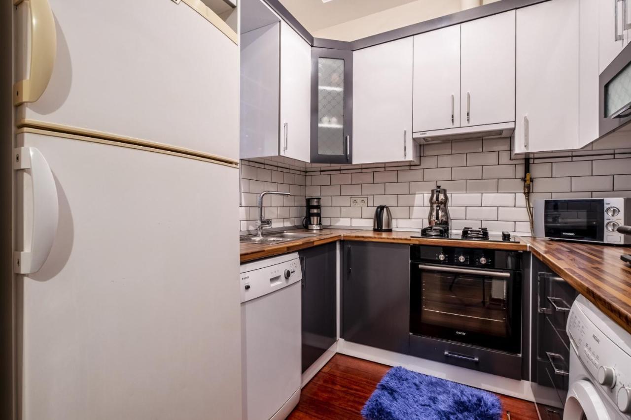 Centrally Located Apartment With Balcony In Sisli Istanboel Buitenkant foto